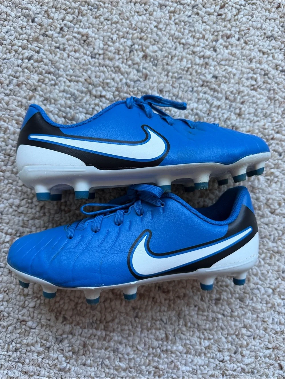 Nike vibrant blue